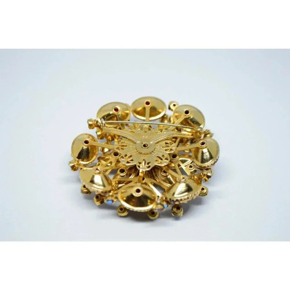 Red Aurora Borealis Molded Glass Rhinestone Large Gold Tone Brooch - Picture 4 of 5